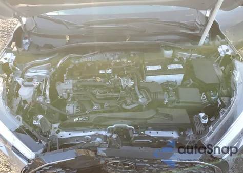 2022 Toyota Corolla Cross Xle z USA, uszkodzony, nr VIN 7MUDAAAG5NV013353